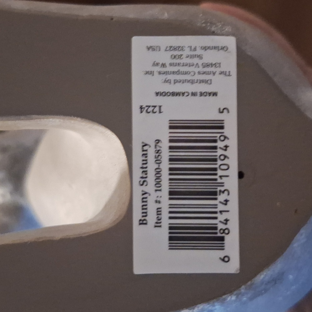 Gray Rabbit Sculpture - Picture 4 of 7